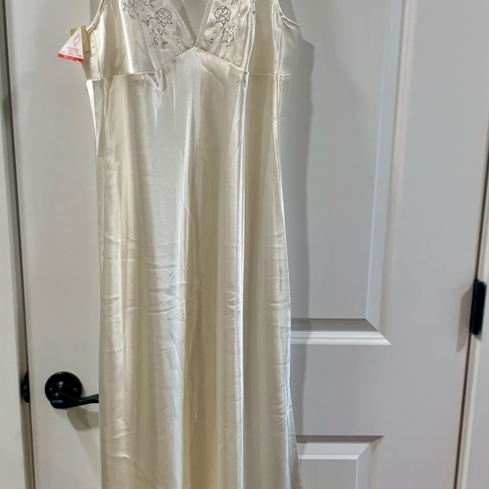 Elegant Cream Nightgown